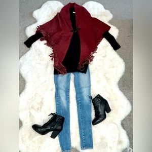 *DONATED* Apt 9 Wine/Maroon & Gold Fringe Sweater Pancho w Sabertooth | (OS)